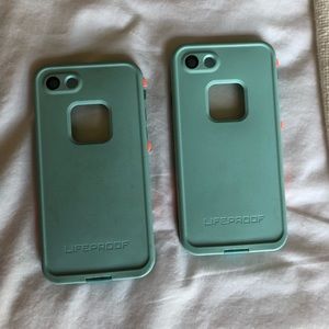 2 iPhone 7/8 Lifeproof cases